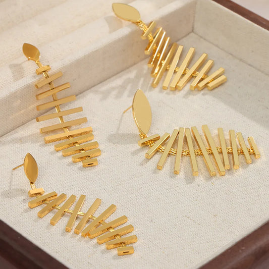 Brincos Espinha — Titânio com Banho de Ouro 18K